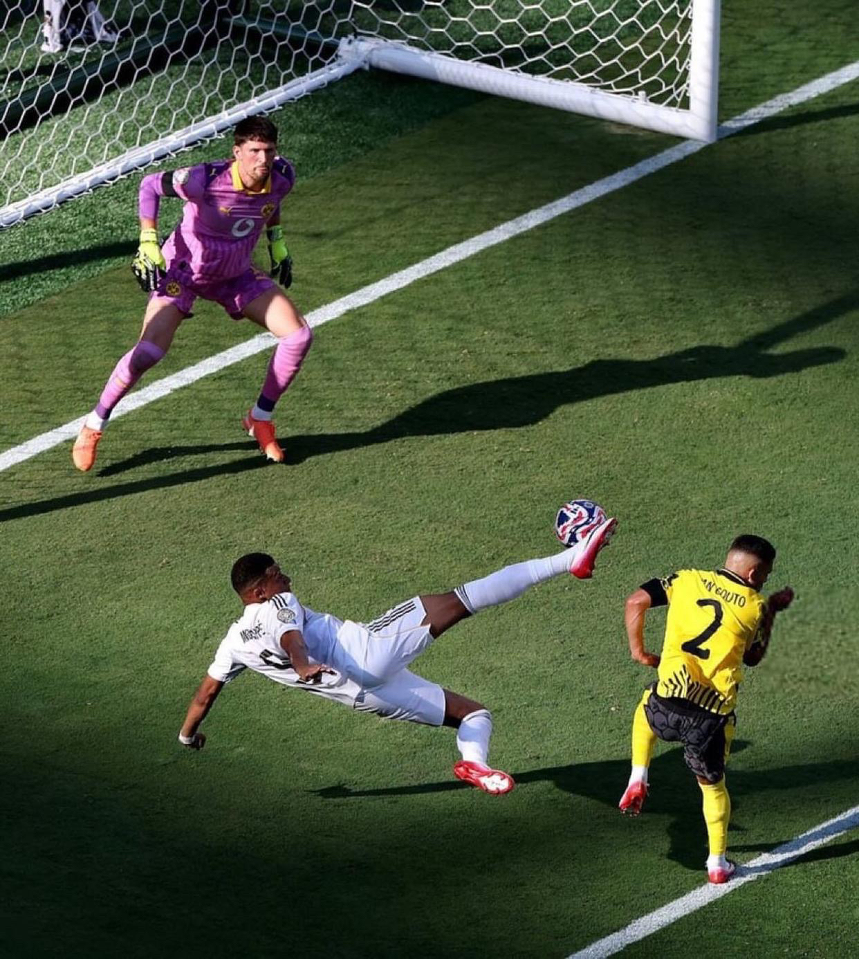  伯恩茅斯与西汉姆联的对决 