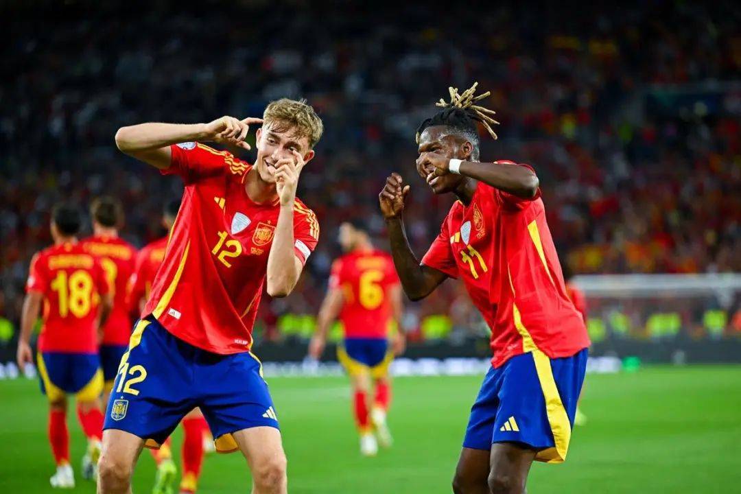 爱游戏体育-关于凯恩巅峰对决，C罗与90激战西班牙队分钟，败北胜负难料！的信息